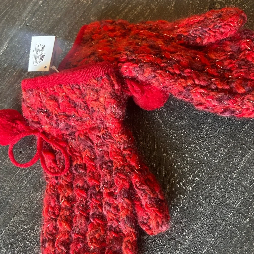 Coach Vintage New with Tags Red Abbey Mittens - Picture 6 of 6